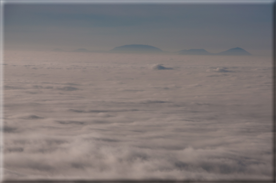 foto Colline di Romano d'Ezzelino nella Nebbia